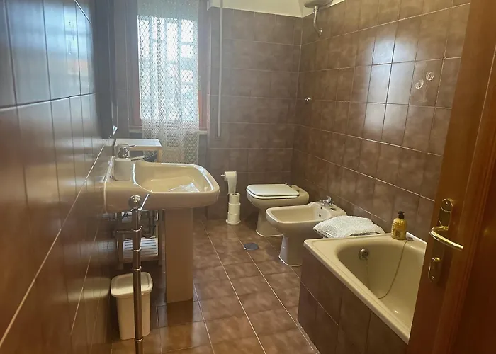 Roma Suites 2*